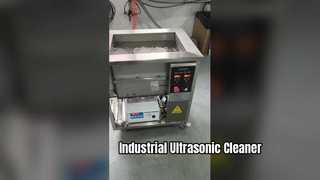 Una mirada más cercana: Tanque de acero inoxidable con limpiador ultrasónico industrial grande de 108 L con control de tiempo